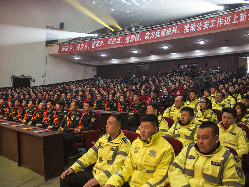 3月2日，撫順市公安機(jī)關(guān)開展警營雷鋒系列評(píng)選活動(dòng)