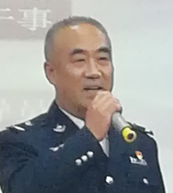 崔平